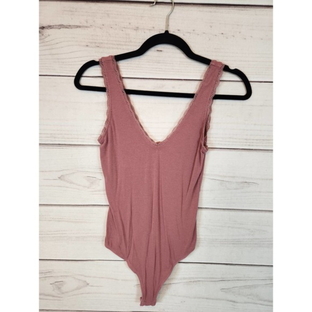 Wild Fable Women's Pink Sleeveless Solid V-Neck Waffle Texture Bodysuit Size XS‎